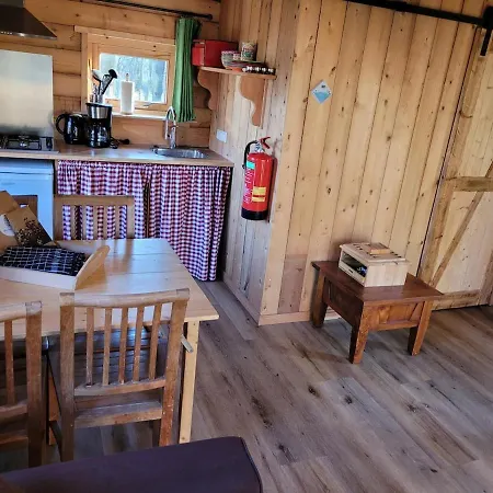 Wooden I Boomhut Op Recreatiepark Mastendol Rijen