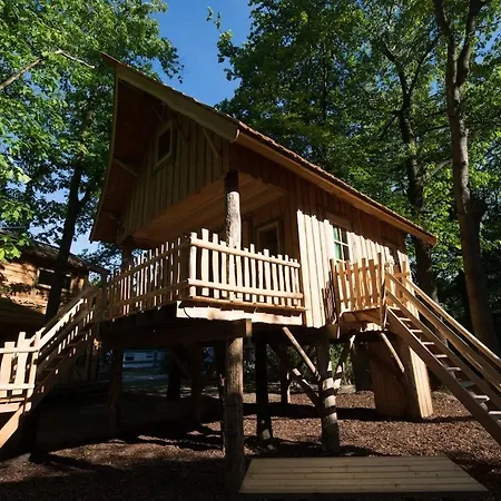 Wooden I Boomhut Op Recreatiepark Mastendol *