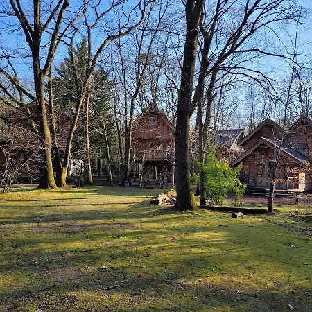 Wooden I Boomhut Op Recreatiepark Mastendol * Rijen