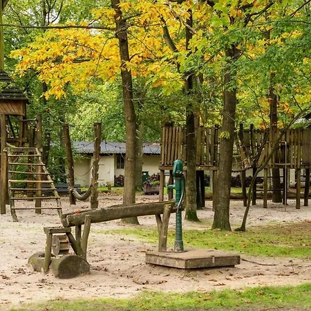 Wooden Lodge - Boomhut Op D'N Mastendol - Rijen, Brabant Rijen