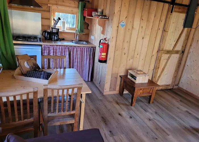 Wooden I Boomhut Op Recreatiepark Mastendol Rijen