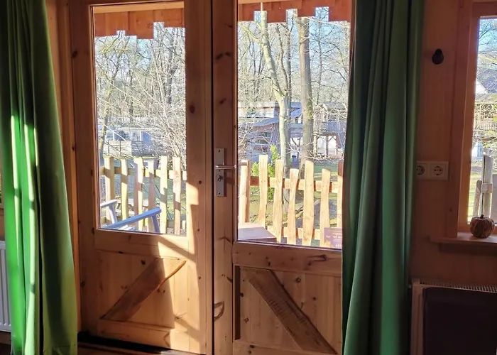 Wooden I Boomhut Op Recreatiepark Mastendol Rijen