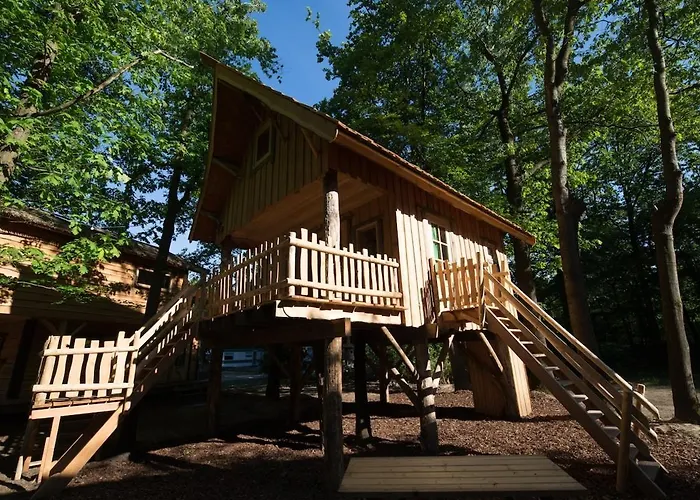 Wooden I Boomhut Op Recreatiepark Mastendol *