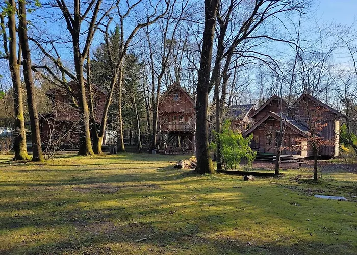 Wooden I Boomhut Op Recreatiepark Mastendol * Rijen